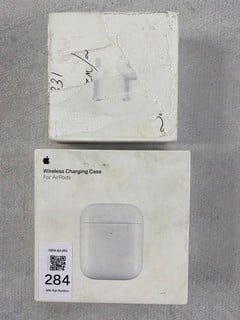Lot 284  
            Nottingham Prem - Delivery Only 

                
2 X ASSORTED ITEMS TO INCLUDE APPLE EARPHONES AIRPODS. [JPTN47288, JPTN47287]