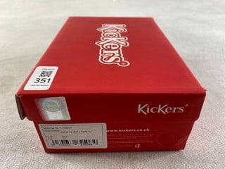 Lot 351  
            Nottingham Prem - Delivery Only 

                
KICKERS KICK HIGH ZIP LEATHER SIZE 22