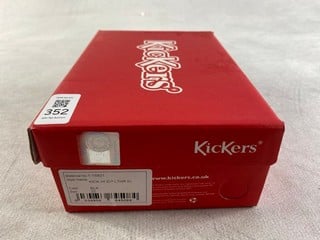 Lot 352  
            Nottingham Prem - Delivery Only 

                
KICKERS KICK HIGH ZIP LEATHER SIZE 22