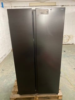Lot 3  
            Nottingham SR3 - Delivery Or Collection 

                
1X PALLET WITH TOTAL RRP VALUE OF £1285 TO INCLUDE 1X SAMSUNG PLAIN DOOR MODEL NO...