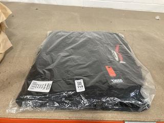 Lot 119  
            Chesterfield SR39 - Parcel Delivery Only 

                
RED DSSS SWEATER IN BLACK SIZE 6XL (LOCATION: B2R)