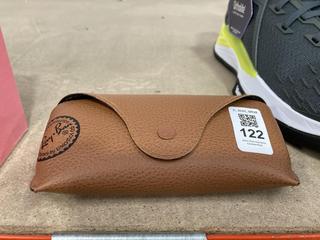 Lot 122  
            Chesterfield SR39 - Parcel Delivery Only 

                
RAY-BAN CLUB ROUND DOUBLE BRIDGE SUNGLASSES ORIGINAL RRP- £119 (LOCATION: B2R)