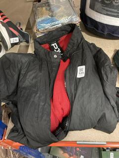 Lot 125  
            Chesterfield SR39 - Parcel Delivery Only 

                
PLCE 883 POLICE WATERPROOF COAT IN BLACK SIZE XL (LOCATION: B2R)
