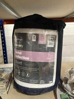 Lot 128  
            Chesterfield SR39 - Parcel Delivery Only 

                
SILENTNIGHT LUXURY COLLECTION KING DUVET 13.5 TOG (LOCATION: B2R)