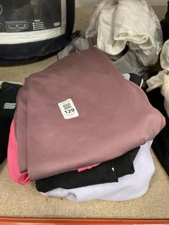 Lot 129  
            Chesterfield SR39 - Parcel Delivery Only 

                
4 X ASSORTED CLOTHING TO INCLUDE NIKE DRI FIT LEGGINGS IN PURPLE SIZE XS (LOCATIO...