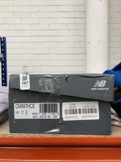 Lot 167  
            Chesterfield SR39 - Parcel Delivery Only 

                
NEW BALANCE TRAINERS IN BLUE SIZE UK 10.5 (LOCATION: B2R)