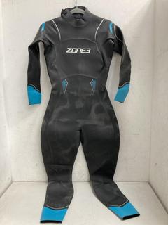 Lot 174  
            Chesterfield SR39 - Parcel Delivery Only 

                
ZONE 3 AZURE WOMENS WETSUIT SIZE M ORIGINAL RRP- £220 (LOCATION: B2R)