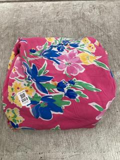 Lot 203  
            Chesterfield SR39 - Parcel Delivery Only 

                
RALPH LAUREN FLOWER TOP IN PINK SIZE 6XL (LOCATION: B3R)