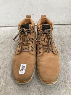 Lot 215  
            Chesterfield SR39 - Parcel Delivery Only 

                
TIMBERLAND BOOTS IN BROWN SIZE UK 9 (LOCATION: B3R)