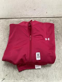 Lot 220  
            Chesterfield SR39 - Parcel Delivery Only 

                
UNDER ARMOUR TRACKSUIT IN PINK SIZE L (LOCATION: B3R)