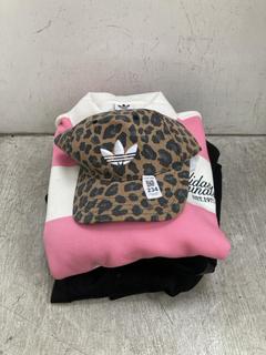 Lot 234  
            Chesterfield SR39 - Parcel Delivery Only 

                
4 X ASSORTED CLOTHING TO INCLUDE ADIDAS BASEBALL CAP (LOCATION: B3R)