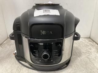 Lot 29  
            Chesterfield SR39 - Parcel Delivery Only 

                
NINJA FOODI MULTI COOKER MODEL: OP350UK ORIGINAL RRP- £229.99 (LOCATION: B1R)