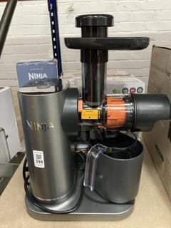 Lot 398  
            Chesterfield SR39 - Parcel Delivery Only 

                
3 X ASSORTED ITEMS TO INCLUDE NINJA BLAST PORTABLE BLENDER (LOCATION: B6R)