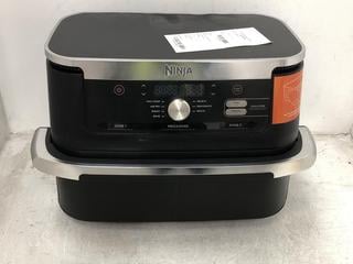 Lot 413  
            Chesterfield SR39 - Parcel Delivery Only 

                
LOGIK DUAL BASKET AIR FRYER 8L 2700W (LOCATION: B6R)