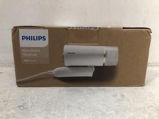 Lot 428  
            Chesterfield SR39 - Parcel Delivery Only 

                
BRAUN TEXSTYLE 5 IRON TO INCLUDE PHILIPS HANDHELD STEAMER 3000 SERIES (LOCATION: ...