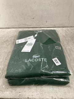 Lot 98  
            Chesterfield SR39 - Parcel Delivery Only 

                
2 X LACOSTE CLASSIC FIT SWEATSHIRT IN GREEN SIZE 4 (LOCATION: B1R)
