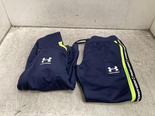 Lot 99  
            Chesterfield SR39 - Parcel Delivery Only 

                
UNDER ARMOUR TRACKSUIT IN NAVY/GREEN SIZE 3 MONTHS (LOCATION: B1R)