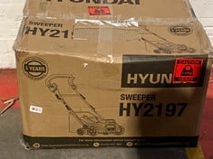 Lot 194  
            BIRMINGHAM SR111 - PARCEL DELIVERY ONLY 

                
HYUNDAU SWEEPER HY2197.