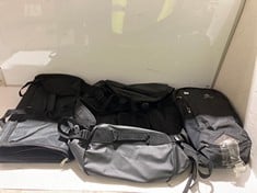Lot 61  
            BIRMINGHAM SR111 - PARCEL DELIVERY ONLY 

                
3 X BAGS TO INCLUDE DETUTER.