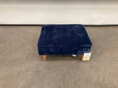 Lot 111  
            Edinburgh SR22 - Delivery Or Collection 

                
DFS.COM NAVY BLUE FOOTSTOOL ORIGINAL RRP £199:: LOCATION - SOFA RACKS(COLLECTION ...