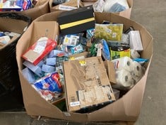 Lot 129  
            Edinburgh SR22 - Delivery Or Collection 

                
PALLET OF GENERAL GOODS TO INCLUDE ELASTOPLAST PROTECTIVE ADJUSTABLE KNEE SUPPORT...