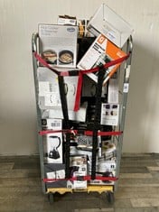 Lot 139  
            Edinburgh SR22 - Delivery Or Collection 

                
QUANTITY OF KITCHEN & APPLIANCES TO INCLUDE QUEST RICE COOKER & STEAMER 1.5 LITRE...