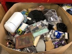 Lot 200  
            Edinburgh SR22 - Delivery Or Collection 

                
PALLET OF PET PRODUCTS TO INCLUDE KERBL RAINCOAT MANCHESTER, MEDIUM, BLACK.: LOCA...