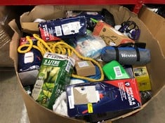 Lot 203  
            Edinburgh SR22 - Delivery Or Collection 

                
PALLET OF OUTDOOR & GARDEN ITEMS TO INCLUDE SPEAR & JACKSON 5L PRESSURE SPRAYER: ...