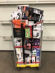 Lot 205  
            Edinburgh SR22 - Delivery Or Collection 

                
QUANTITY OF KITCHEN & APPLIANCES ITEMS TO INCLUDE QUEST 35810 ELECTRIC HAND MIXER...