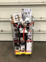 Lot 207  
            Edinburgh SR22 - Delivery Or Collection 

                
QUANTITY OF KITCHEN & APPLIANCES ITEMS TO INCLUDE TOWER T513005 PRO CORDED 3-IN-1...