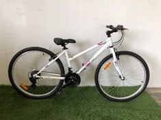 Lot 217  
            Edinburgh SR22 - Delivery Or Collection 

                
ROCKRIDER FIVE ZERO LADIES MOUNTAIN BIKE, 17" FRAME, 26" WHEELS, 18 SPEED GRIP SH...