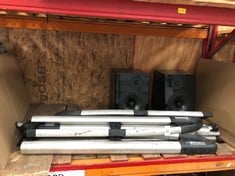 Lot 60  
            Edinburgh SR22 - Delivery Or Collection 

                
RHINO PRODUCTS VEHICLE ROOF RACK + REFERANCE 3A SPEAKERS: LOCATION - LEFT RACK(CO...
