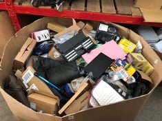 Lot 70  
            Edinburgh SR22 - Delivery Or Collection 

                
PALLET OF GENERAL GOODS TO INCLUDE CLICGEAR TOUR BAG KIT: LOCATION - LEFT RACK(CO...