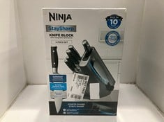 Lot 3  
            Edinburgh SR22 - Collection Only 

                
NINJA FOODI STAYSHARP KNIFE BLOCK WITH INTEGRATED SHARPENER, 5-PIECE KNIFE SET IN...