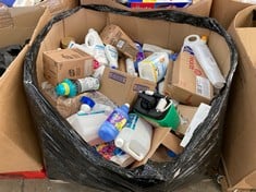 Lot 61  
            Edinburgh SR22 - Collection Only 

                
PALLET OF LIQUIDS TO INCLUDE FLASH POWER MOP REFILLS BUNDLE - 2 X BOTTLES + 1 X P...
