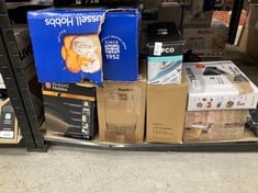 Lot 118  
            Edinburgh SR34 - Delivery Only 

                
QUANTITY OF KITCHEN & APPLIANCES ITEMS TO INCLUDE RUSSELL HOBBS TEXTURES 2 SLICE ...