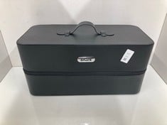 Lot 127  
            Edinburgh SR34 - Delivery Only 

                
SHARK FLEXSTYLE 5-IN-1 AIR STYLER & HAIR DRYER WITH AUTO-WRAP CURLERS, PADDLE BRU...