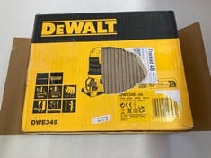 Lot 135  
            Edinburgh SR34 - Delivery Only 

                
DEWALT 650 WATT PENDULUM STROKE JIGSAW DWE349 (TRIPLE PENDULUM STROKE, WITH BLOWI...