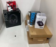 Lot 195  
            Edinburgh SR34 - Delivery Only 

                
QUANTITY OF TECH & GAMING ITEMS TO INCLUDE LOGITECH G PRO X SE WIRED GAMING HEADS...