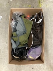 Lot 213  
            Edinburgh SR34 - Delivery Only 

                
QUANTITY OF PETS ITEMS TO INCLUDE ANCOL STORMGUARD SIZE L 50CM DOG JACKET: LOCATI...