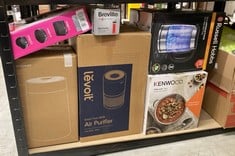 Lot 214  
            Edinburgh SR34 - Delivery Only 

                
QUANTITY OF KITCHEN & APPLIANCES ITEMS TO INCLUDE RUSSELL HOBBS ILLUMINATING 1.7L...