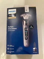 Lot 215  
            Edinburgh SR34 - Delivery Only 

                
PHILIPS SHAVER I9000, WET & DRY ELECTRIC SHAVER, DARK SLATE, WITH SKIN IQ TECHNOL...