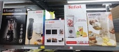 Lot 316  
            Edinburgh SR34 - Delivery Only 

                
QUANTITY OF KITCHEN & APPLIANCES ITEMS TO INCLUDE BOSCH MYMOMENT INFUSE TAT3M123G...