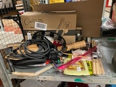 Lot 327  
            Edinburgh SR34 - Delivery Only 

                
QUANTITY OF TV & AUDIO ITEMS TO INCLUDE D'ADDARIO CLASSIC SERIES MICROPHONE CABLE...
