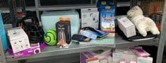 Lot 368  
            Edinburgh SR34 - Delivery Only 

                
QUANTITY OF PET PRODUCTS ITEMS TO INCLUDE HALTI HEADCOLLAR SIZE 2 BLACK, UK BESTS...