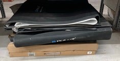 Lot 372  
            Edinburgh SR34 - Delivery Only 

                
QUANTITY OF ITEMS TO INCLUDE PULUZ 60CM LED PORTABLE PHOTO STUDIO: LOCATION - F