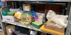 Lot 388  
            Edinburgh SR34 - Delivery Only 

                
QUANTITY OF PET PRODUCTS ITEMS TO INCLUDE FELIWAY CLASSIC 30 DAY CAT CALMING PLUG...