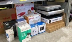 Lot 395  
            Edinburgh SR34 - Delivery Only 

                
QUANTITY OF HEALTH & BEAUTY ITEMS TO INCLUDE KINETIK WELLBEING HOME USE BLOOD PRE...