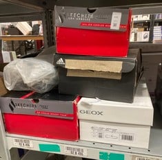 Lot 440  
            Edinburgh SR34 - Delivery Only 

                
QUANTITY OF CLOTHING & APPAREL ITEMS TO INCLUDE GEOX MENS MONER MOCCASINS, BLACK,...