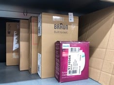 Lot 498  
            Edinburgh SR34 - Delivery Only 

                
QUANTITY OF HEALTH & BEAUTY ITEMS TO INCLUDE PHILIPS SATINELLE ESSENTIAL EPILATOR...